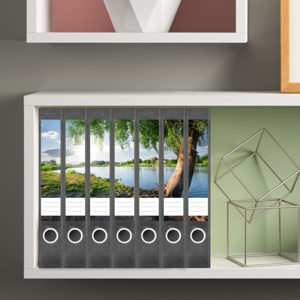 Etiketten für Ordner | Baum am Fluss | 7 Aufkleber für schmale Ordnerrücken | Selbstklebende Design Ordneretiketten Rückenschilder